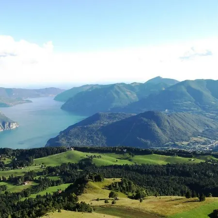 Sky House - Mountain Hospitality Lake Iseo Διαμέρισμα